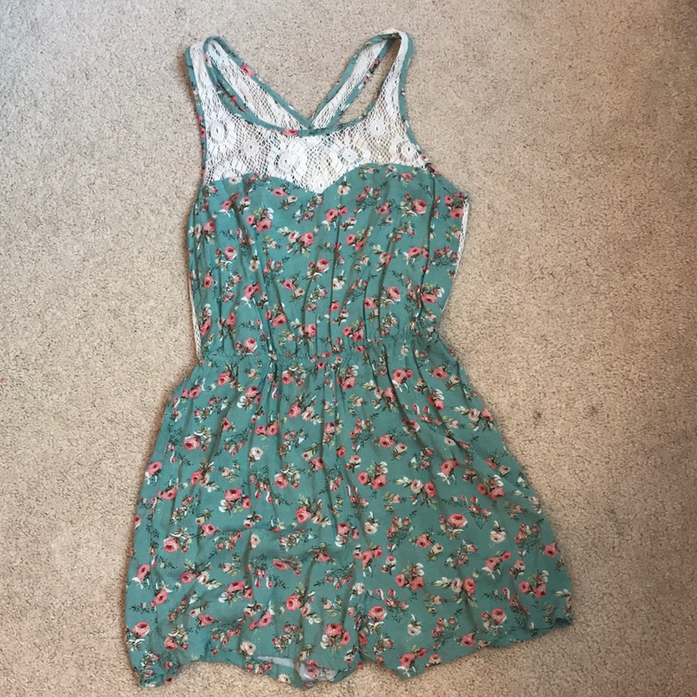 Floral lace romper size s